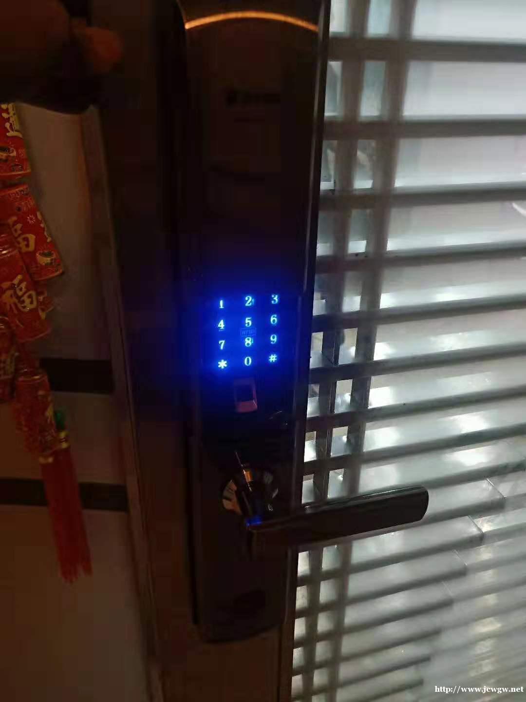 密码锁